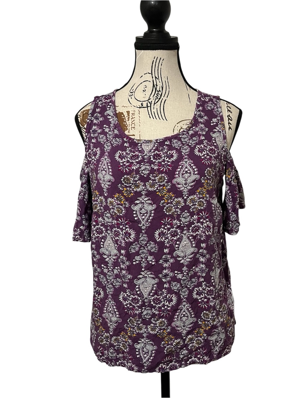 St. John's Bay Shirt Womens PS Purple Floral Paisley Cold Shoulder Boho Top - Picture 8 of 8